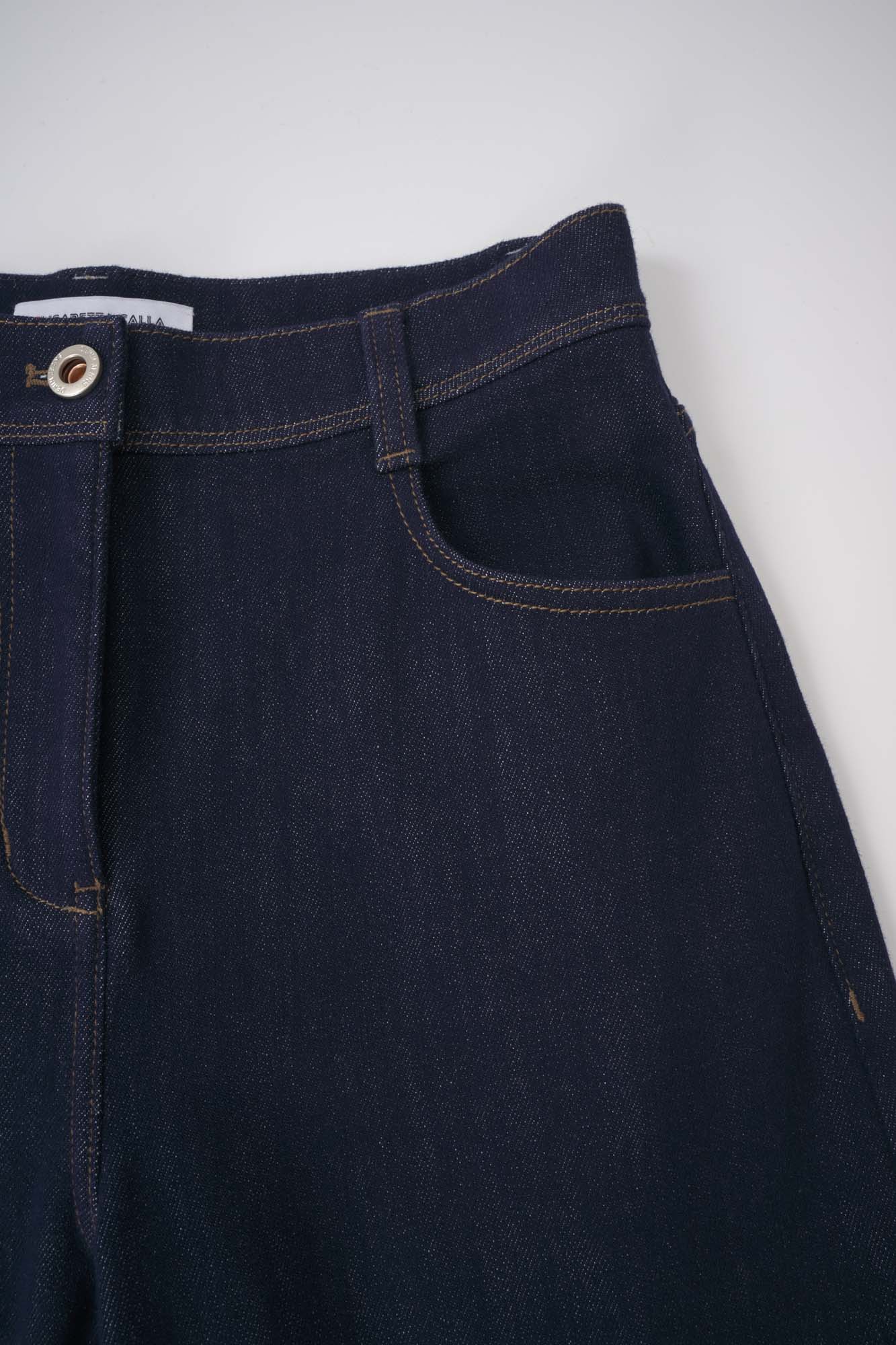 Women‘s Dark Blue Tapered Barrel Jeans