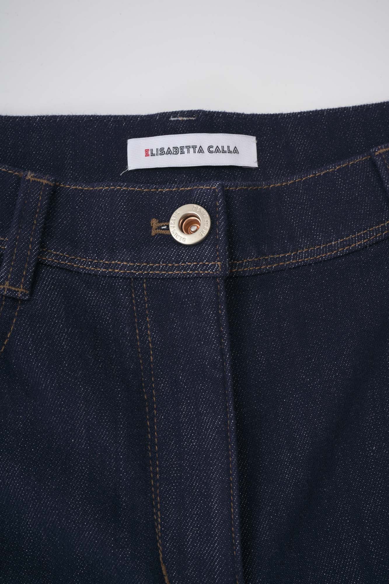 Women‘s Dark Blue Tapered Barrel Jeans