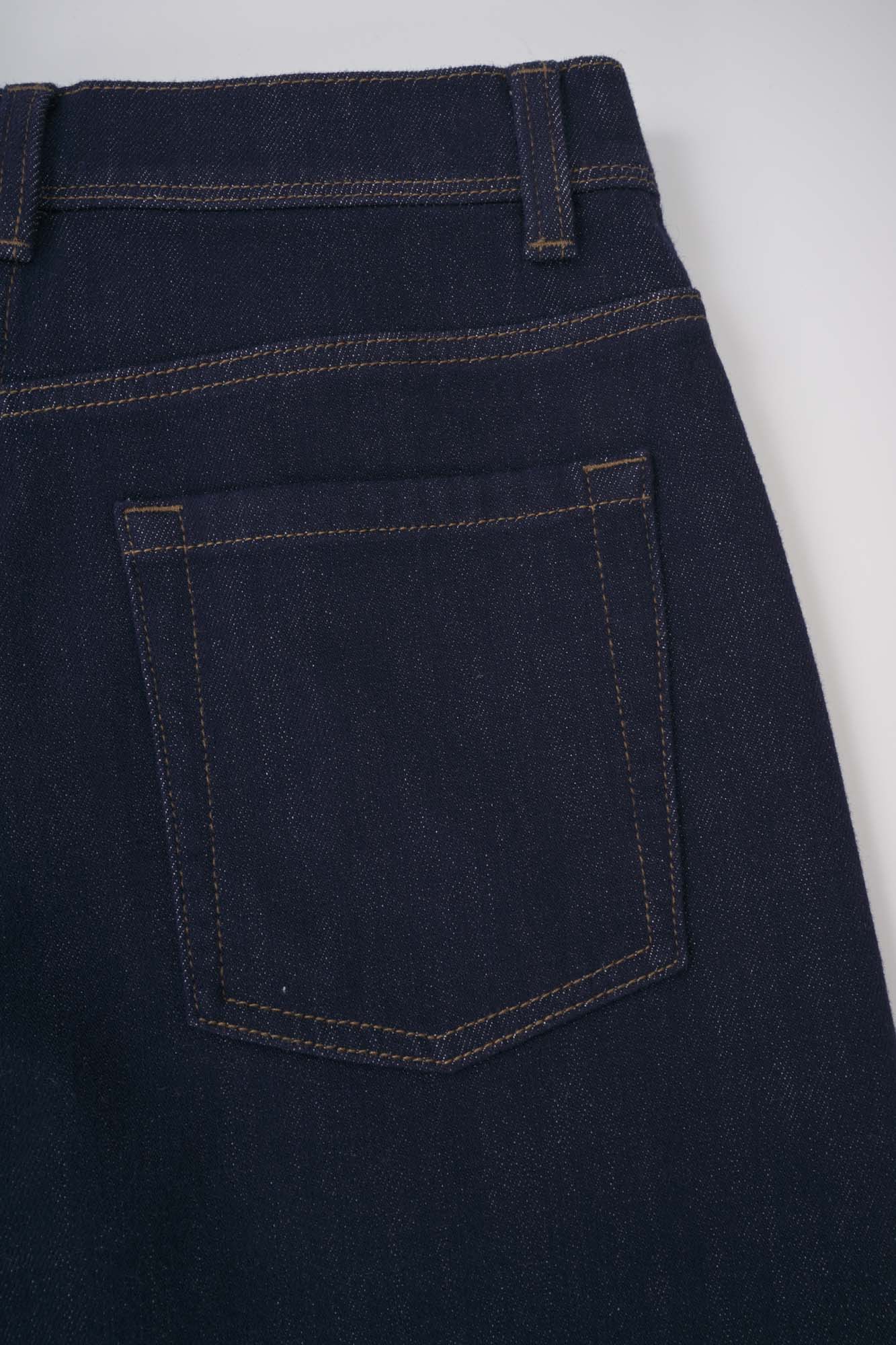 Women‘s Dark Blue Tapered Barrel Jeans