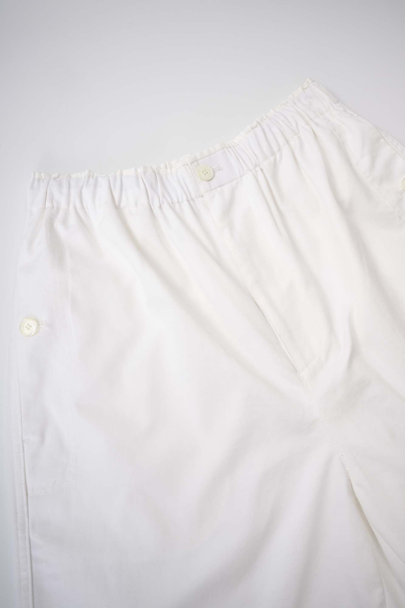 Women‘s White Tailored Bermuda Shorts