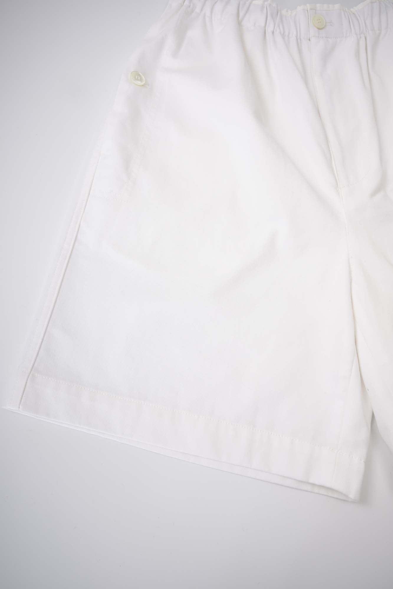 Women‘s White Tailored Bermuda Shorts
