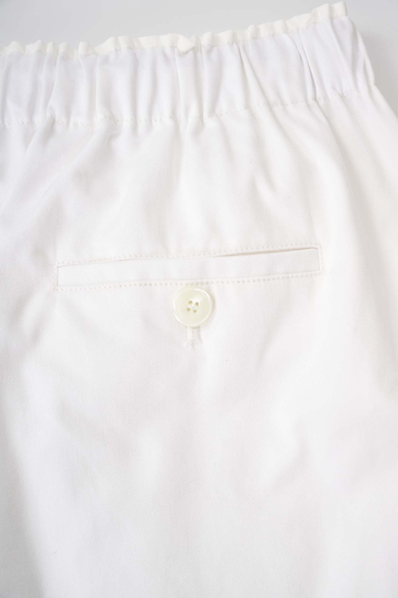 Women‘s White Tailored Bermuda Shorts