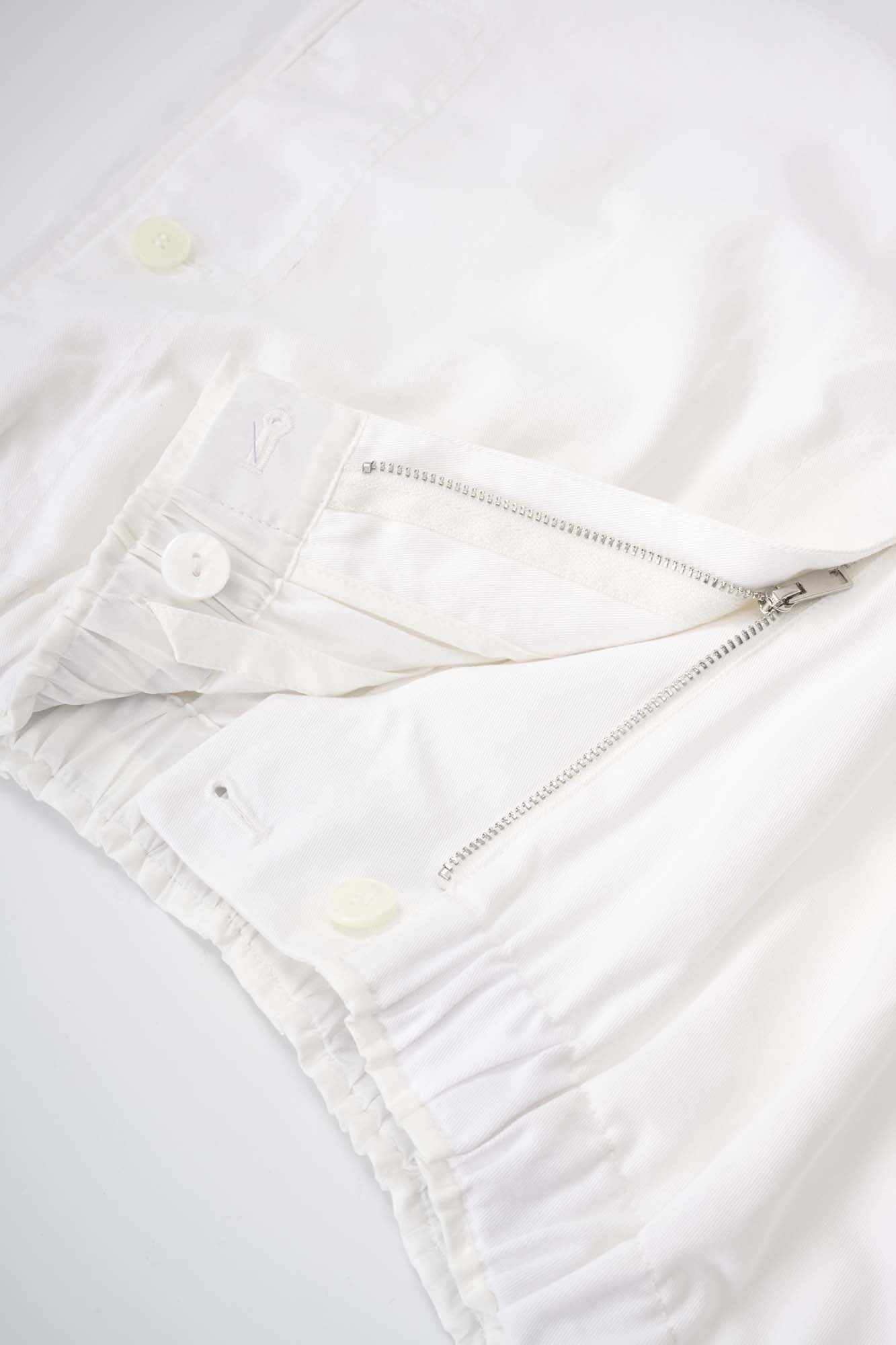 Women‘s White Tailored Bermuda Shorts