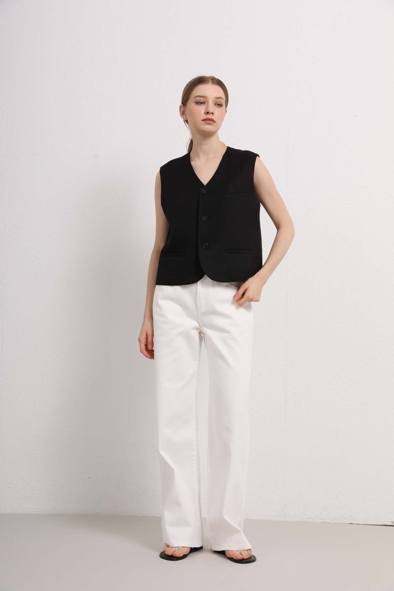 Womens Black Sleeveless Button-Front Vest