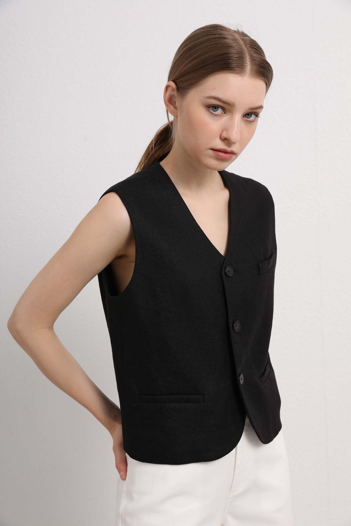 Womens Black Sleeveless Button-Front Vest