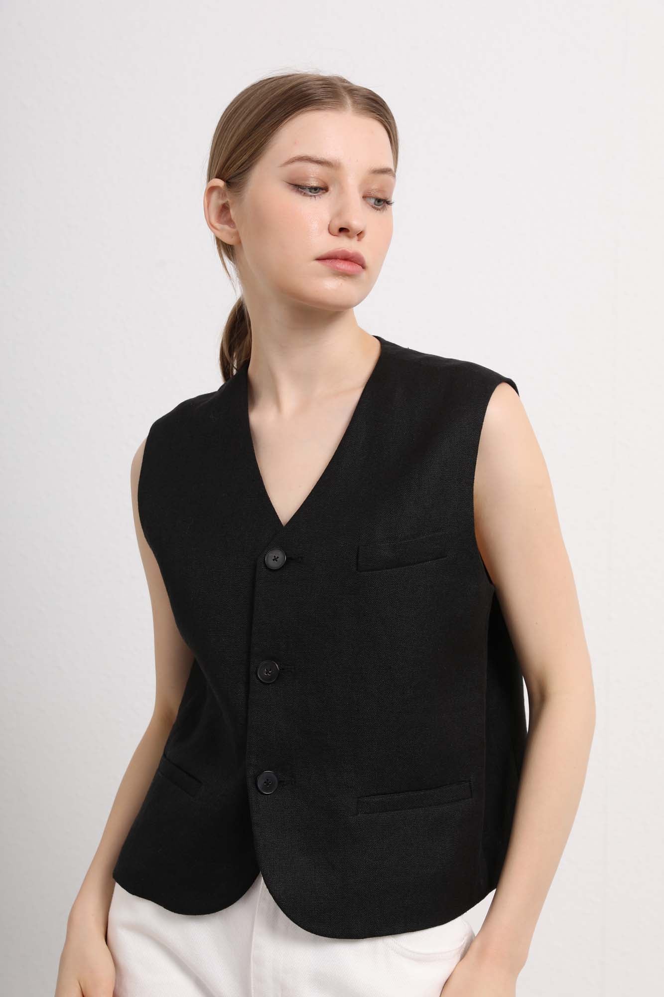 Womens Black Sleeveless Button-Front Vest