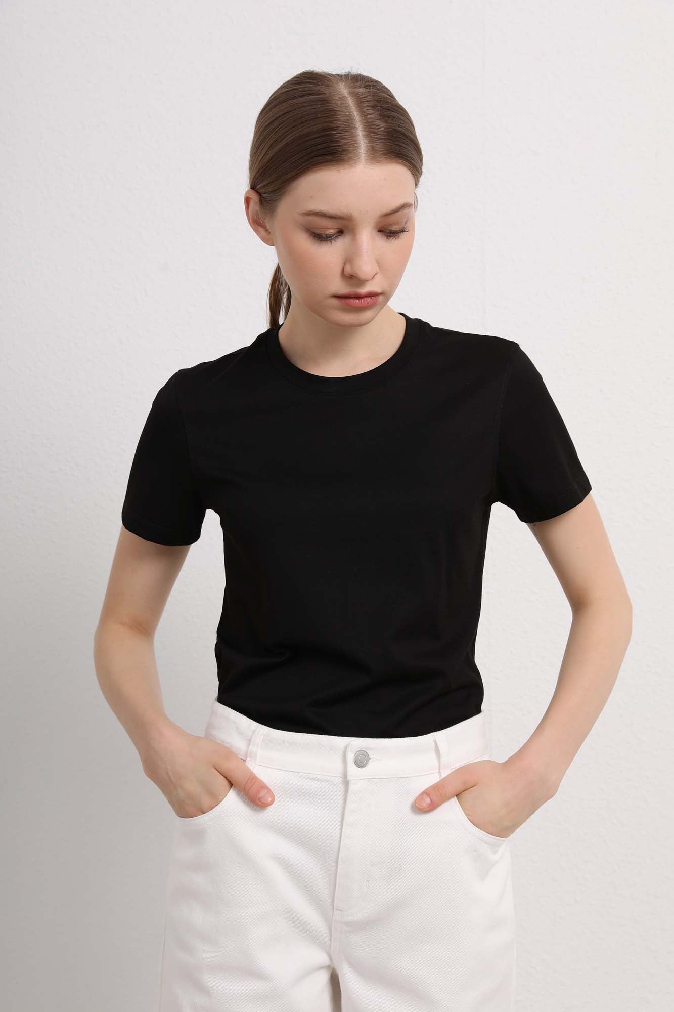 Womens Black Short Sleeve Classic T-Shirt