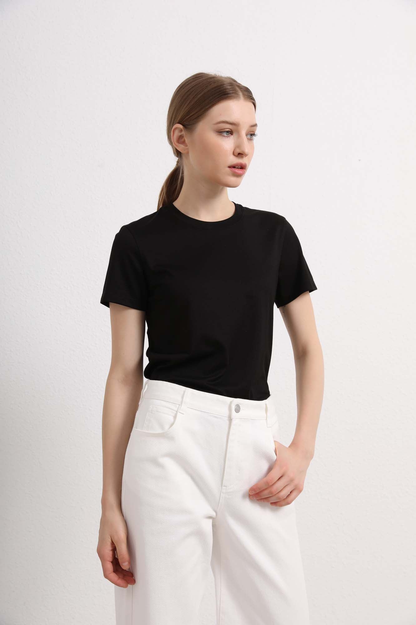 Womens Black Short Sleeve Classic T-Shirt
