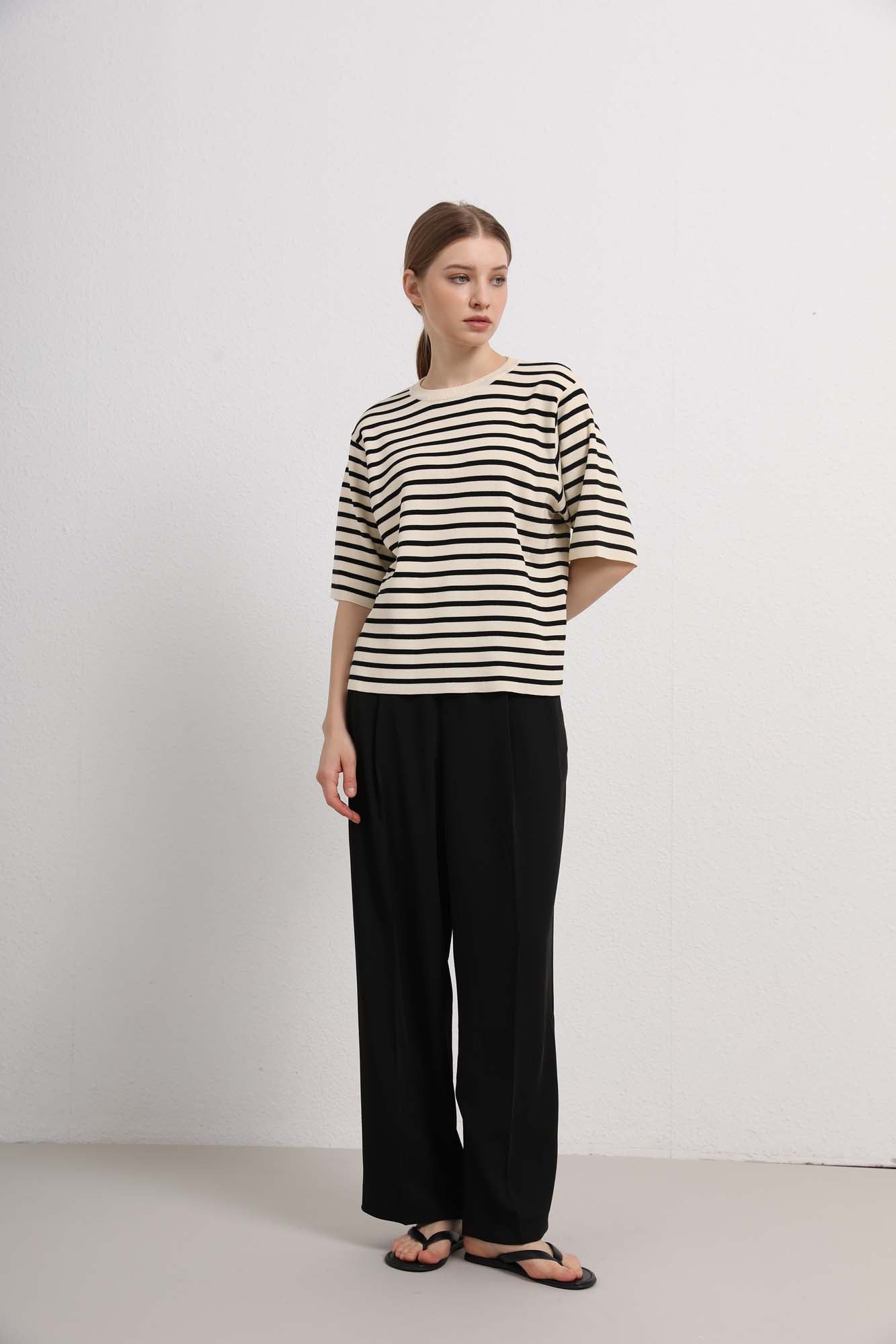 Womens Black and White Striped Short Sleeve Top