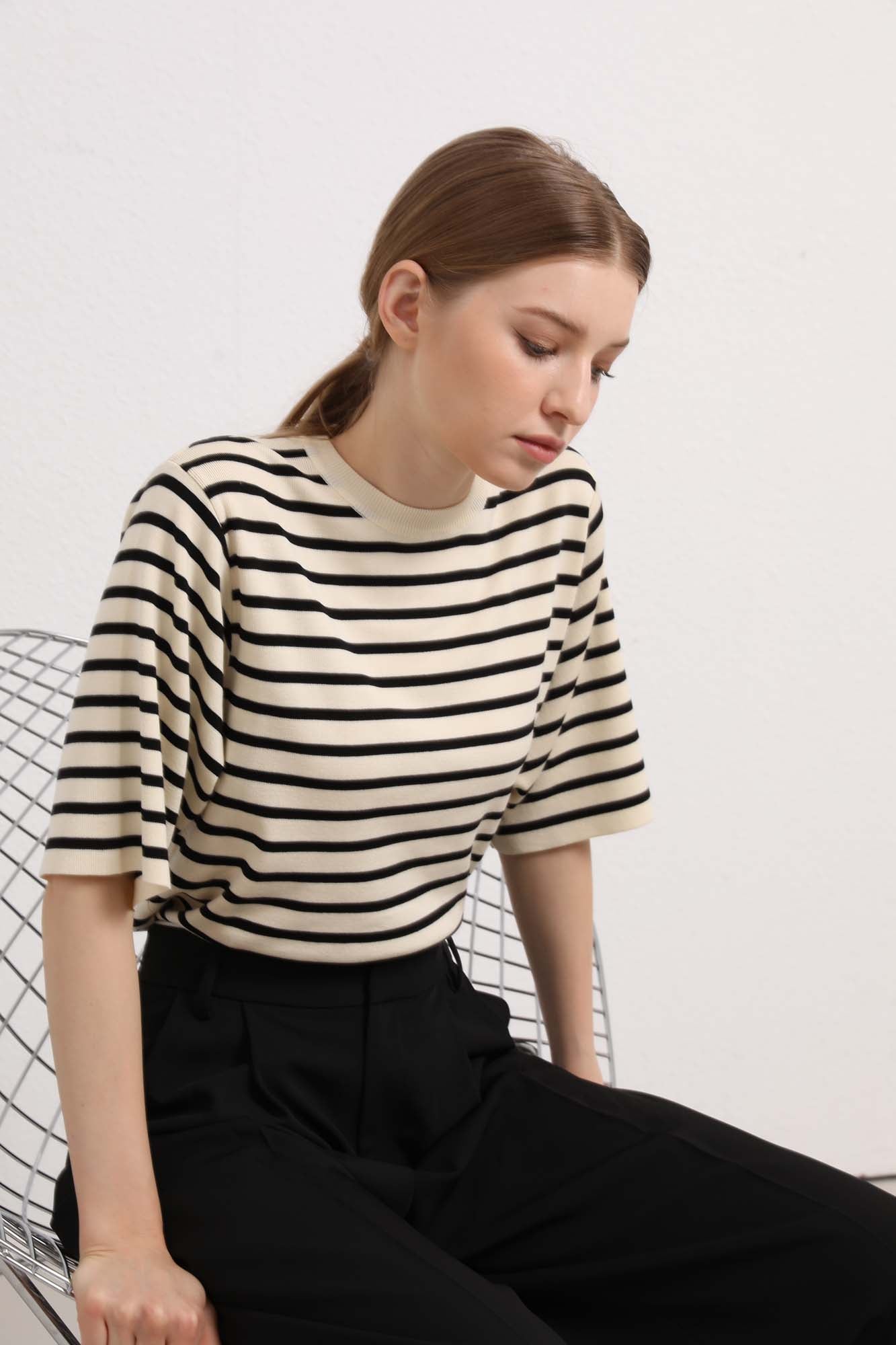 Womens Black and White Striped Short Sleeve Top
