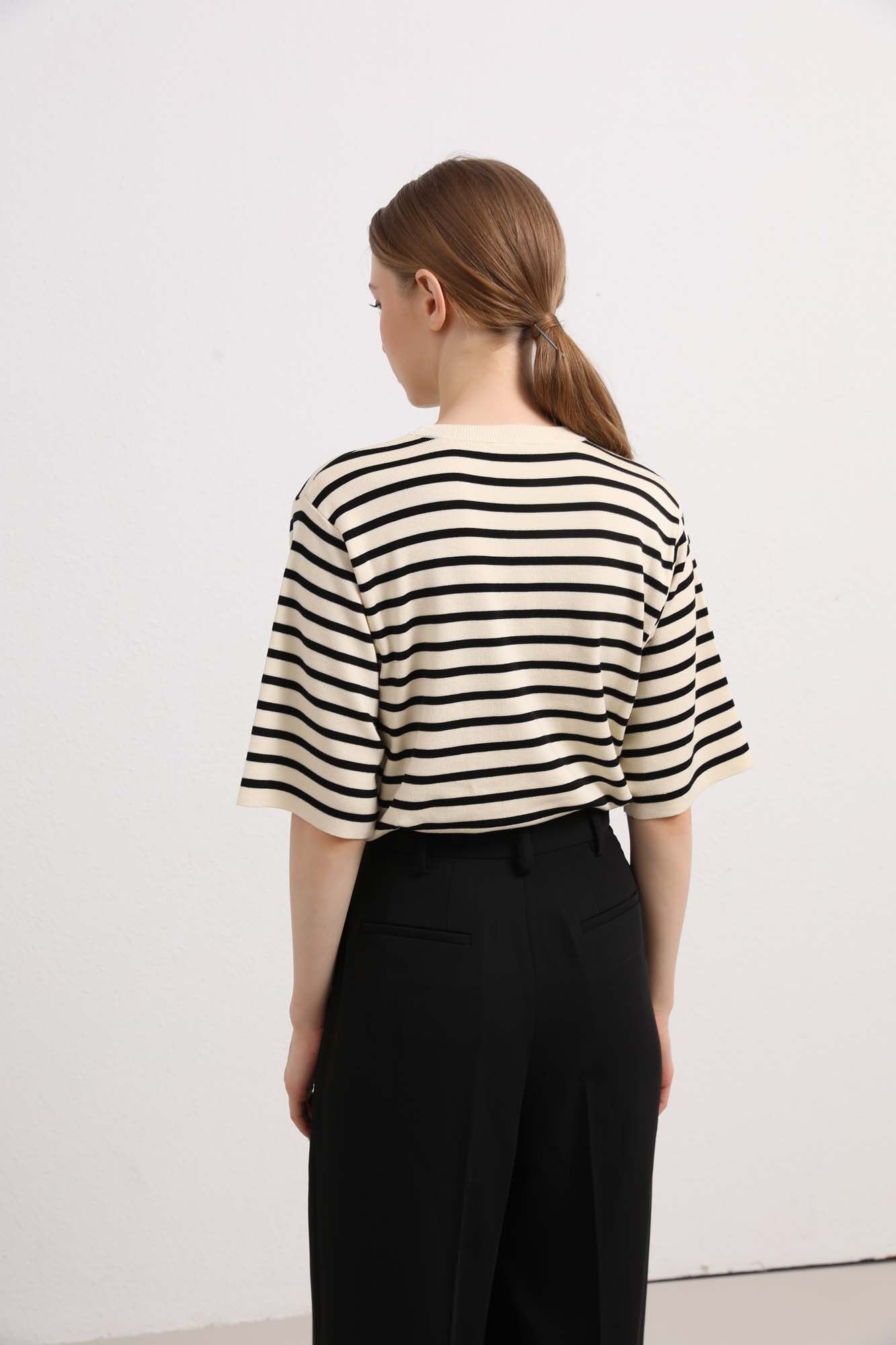 Womens Black and White Striped Short Sleeve Top