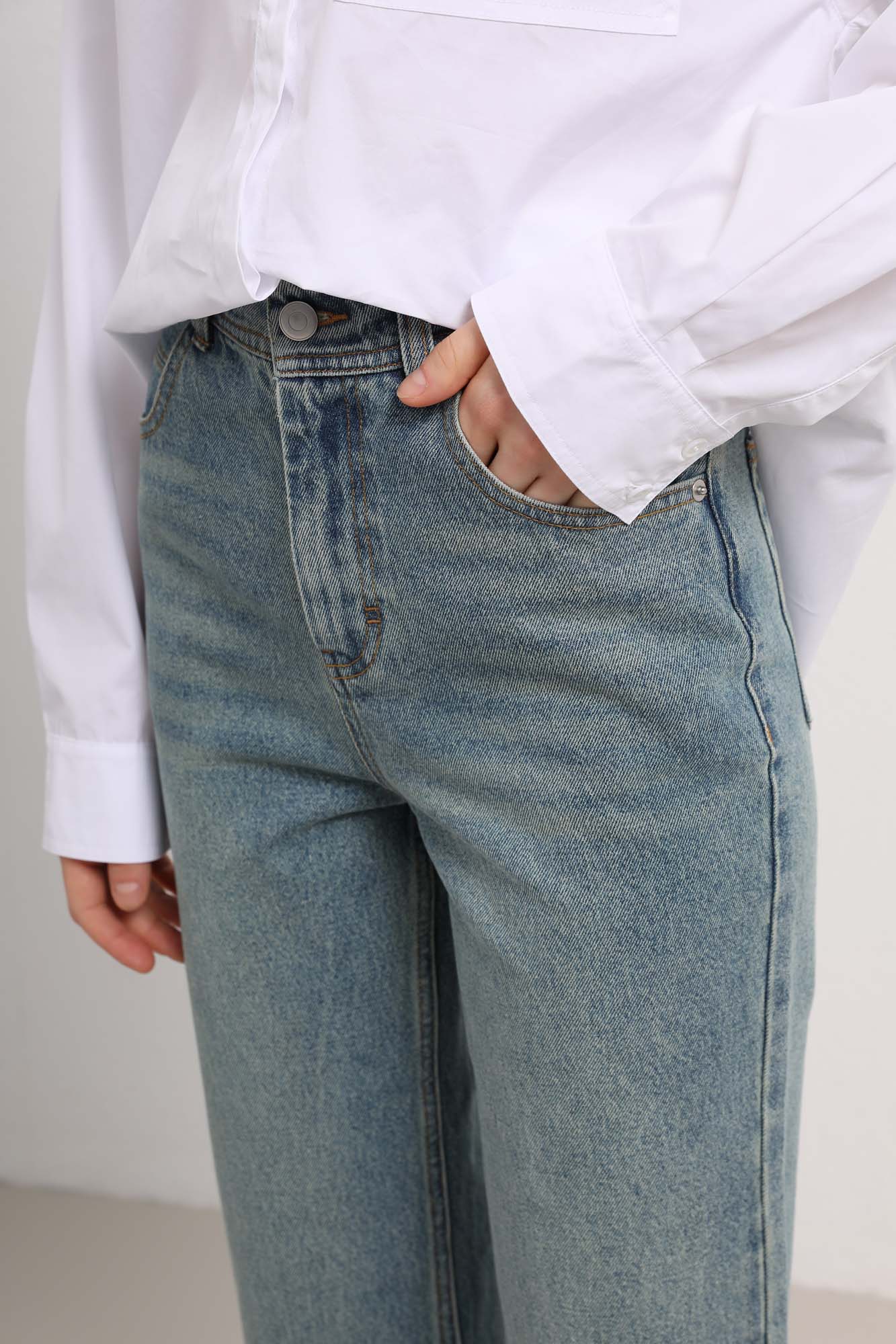Womens Light Blue Cropped Capri Denim Jeans